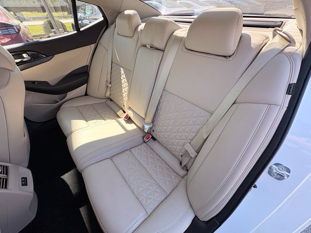 Used 2019 Nissan Maxima Platinum w/ Sport Mat Group FWD image 25