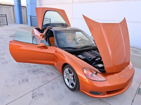 Used 2007 Chevrolet Corvette Coupe w/ Preferred Equipment Group RWD image 42