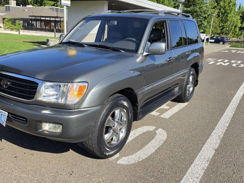 Used 1998 Toyota Land Cruiser w/ Leather Trim Pkg AWD/4WD image 1