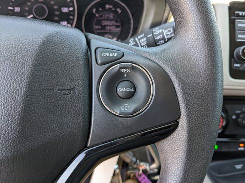 Used 2022 Honda HR-V LX image 37
