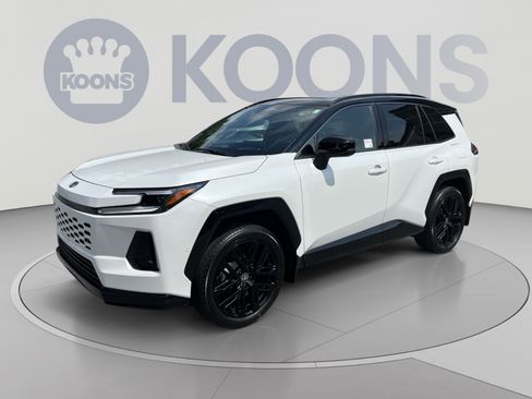 Used 2026 Toyota RAV4 XSE w/ Panoramic Sun Roof Package AWD/4WD image 1