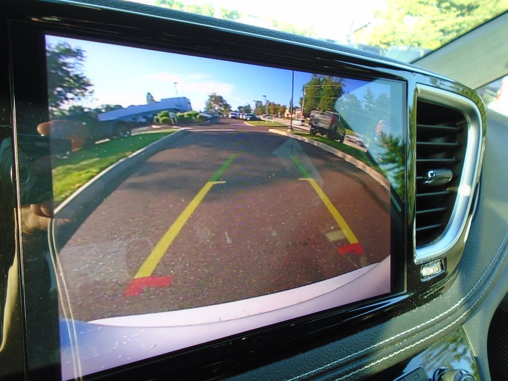 Certified 2026 Chrysler Pacifica Limited w/ S Appearance Package FWD image 25