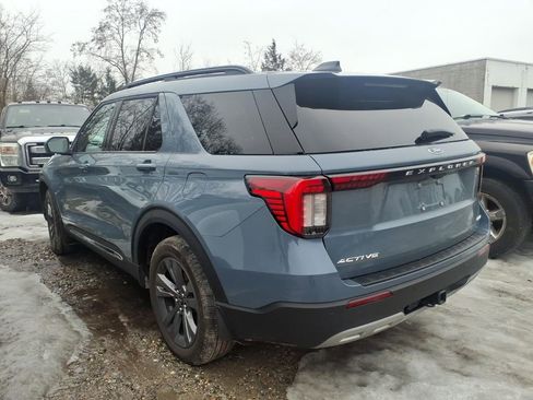 Used 2025 Ford Explorer Active w/ Active Comfort Package image 4