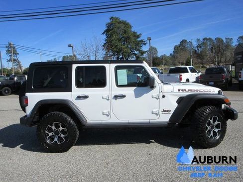 Used 2022 Jeep Wrangler Unlimited Rubicon image 2