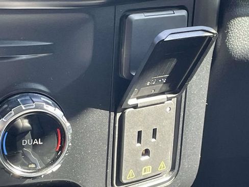 Certified 2024 Ford F250 Lariat w/ Lariat Ultimate Package AWD/4WD image 19