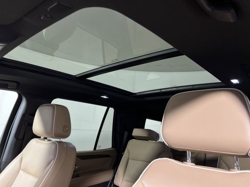 Used 2021 Chevrolet Tahoe Premier w/ Premium Package image 23