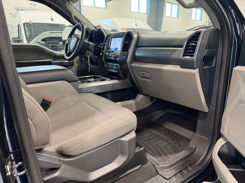Used 2022 Ford F350 XLT w/ XLT Premium Package AWD/4WD image 12