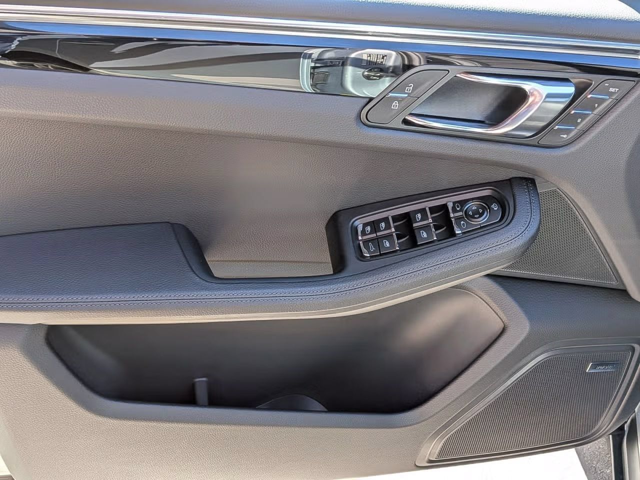 Certified 2026 Porsche Macan AWD/4WD image 14
