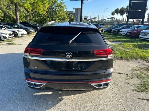 Used 2021 Volkswagen Atlas Cross Sport SE FWD image 18