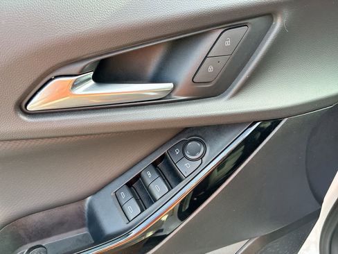 Used 2025 Chevrolet Equinox LT FWD image 23