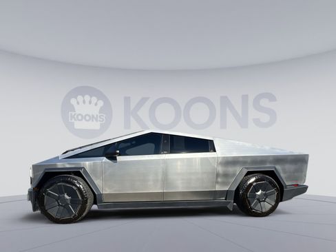 Used 2024 Tesla Cybertruck AWD Crew Cab image 2