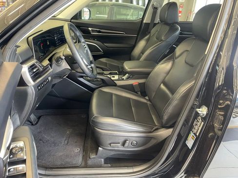 Used 2025 Kia Telluride S image 13