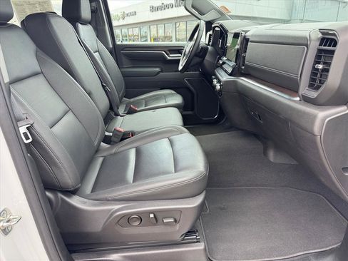 Used 2025 GMC Sierra 1500 SLT AWD/4WD image 6