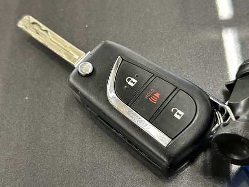 Used 2023 Toyota RAV4 LE AWD/4WD image 30