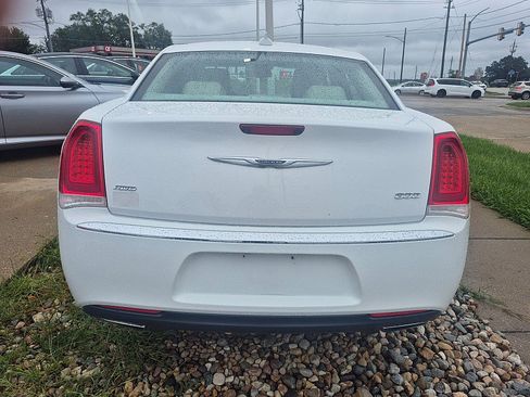 Used 2015 Chrysler 300 Limited w/ Driver Convenience Group AWD/4WD image 7