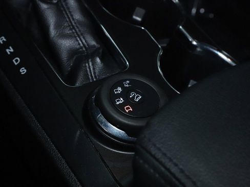 Used 2019 Ford Explorer XLT w/ Equipment Group 202A image 30