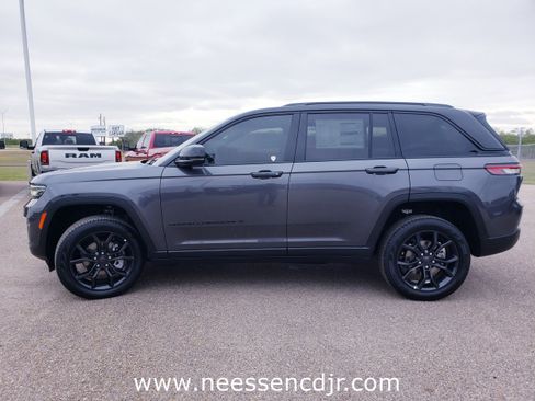 New 2025 Jeep Grand Cherokee Limited image 4