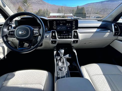 Used 2021 Kia Sorento S image 22