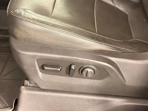 Used 2020 Chevrolet Silverado 2500 LTZ w/ LTZ Convenience Package AWD/4WD image 37