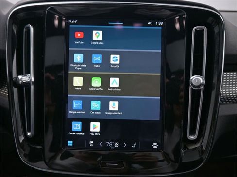 Used 2021 Volvo XC40 P8 Recharge w/ Advanced Package image 12