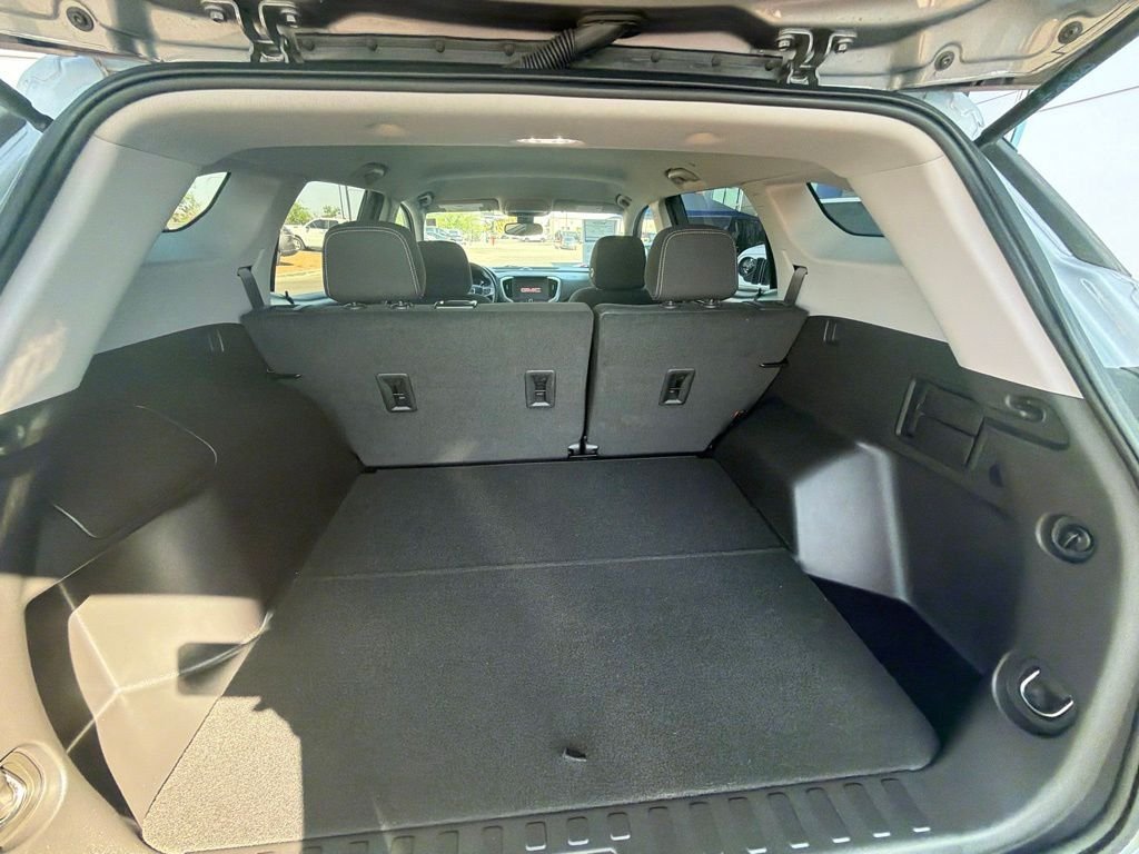 Used 2023 GMC Terrain SLE w/ Elevation Edition FWD image 30