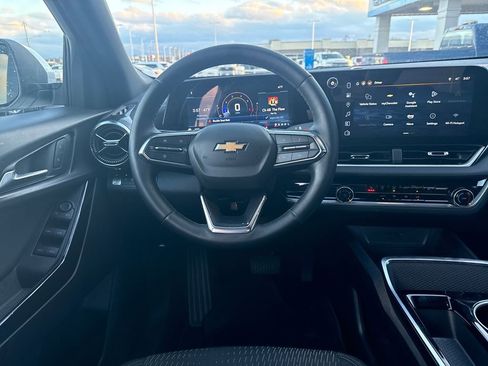 Used 2025 Chevrolet Equinox LT image 16