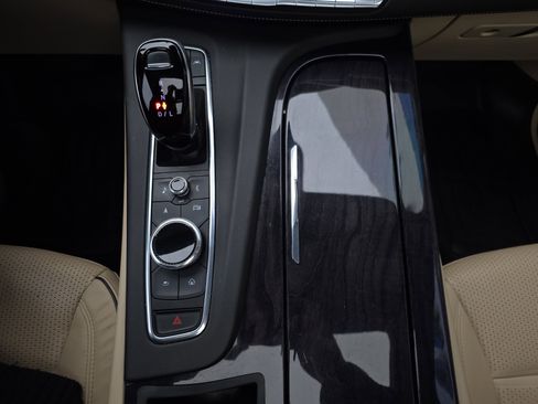 Used 2021 Cadillac Escalade Premium Luxury image 29