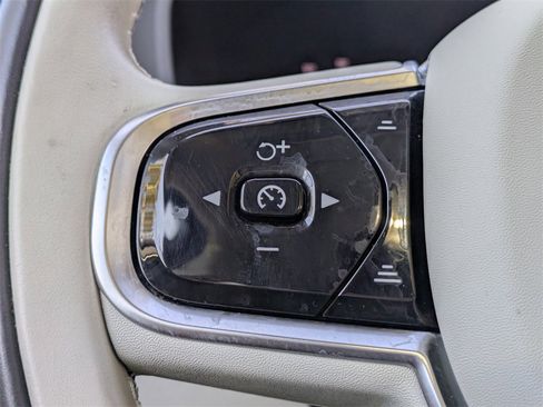 Certified 2023 Volvo XC60 B5 Plus w/ Protection Package Premier image 32