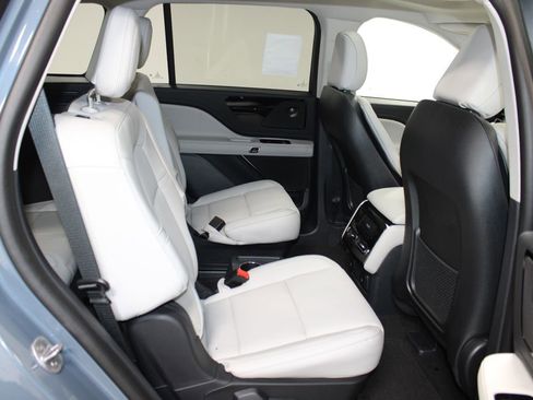 New 2025 Lincoln Aviator Premiere w/ Equipment Group 101A image 32