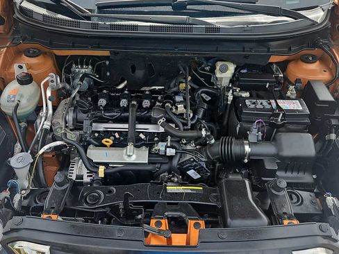 Used 2020 Nissan Kicks SR FWD image 17