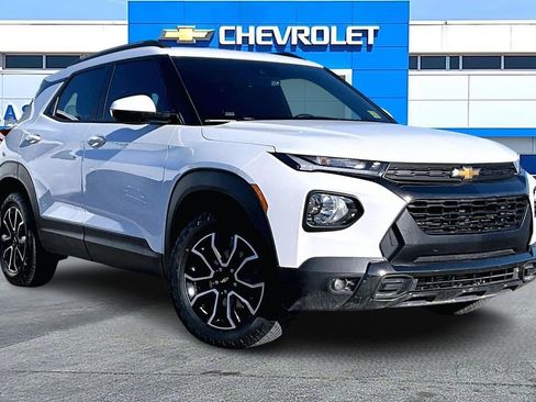 Used 2023 Chevrolet TrailBlazer ACTIV w/ Convenience Package image 1