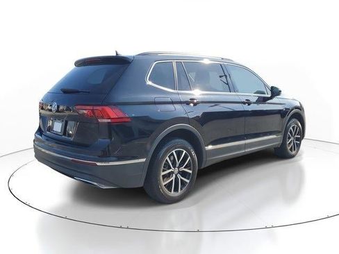 Used 2021 Volkswagen Tiguan SE image 3