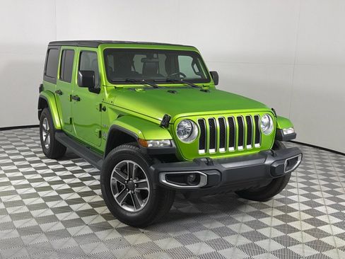 Used 2018 Jeep Wrangler Unlimited Sahara AWD/4WD image 2