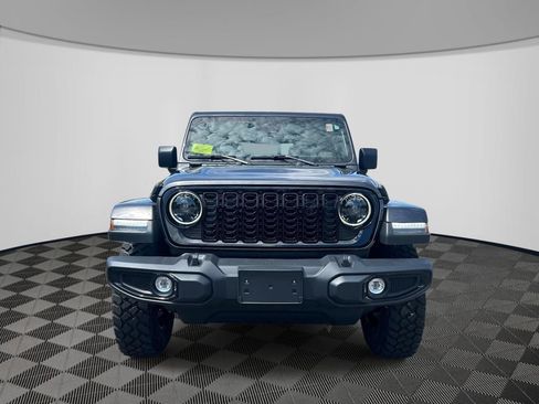 Certified 2025 Jeep Gladiator Sport AWD/4WD image 9
