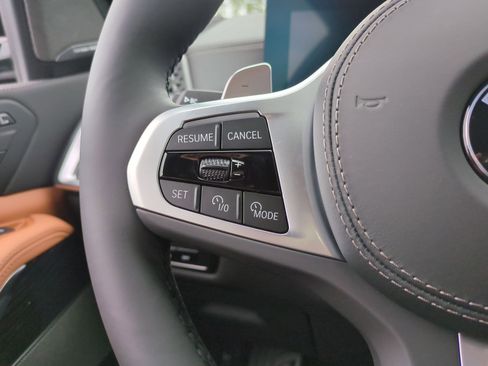 Used 2026 BMW X7 xDrive40i w/ M Sport Package AWD/4WD image 19