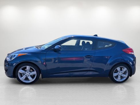Used 2015 Hyundai Veloster image 8