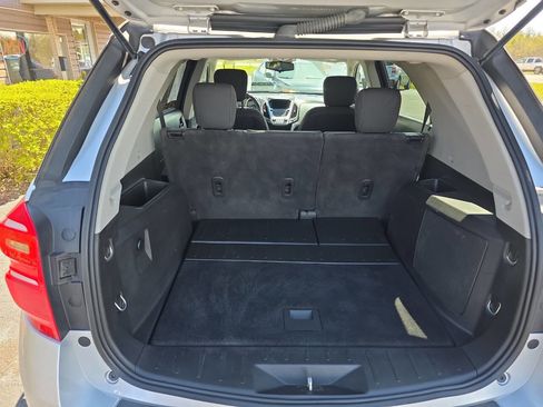 Used 2017 Chevrolet Equinox LT w/ Convenience Package FWD image 12