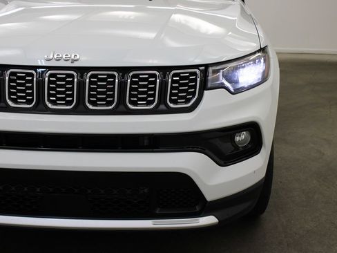 Used 2025 Jeep Compass Limited AWD/4WD image 8