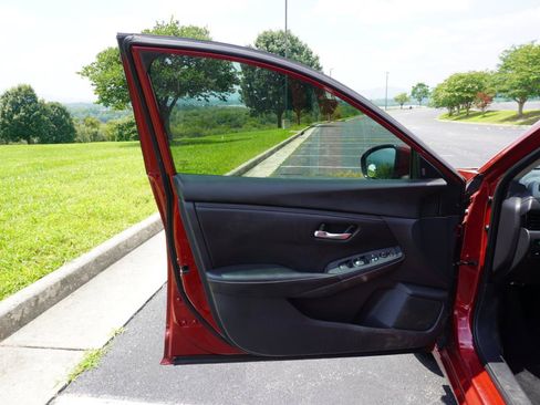 Used 2022 Nissan Sentra SV w/ All-Weather Package FWD image 17