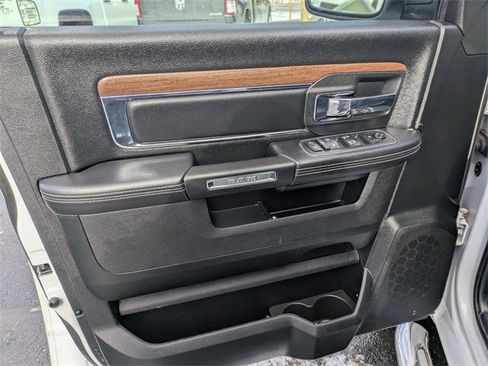 Used 2017 RAM 1500 Laramie image 13