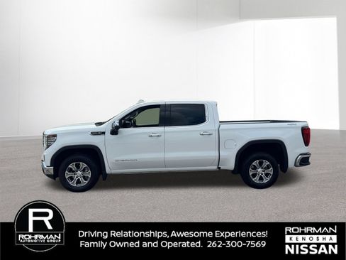 Used 2025 GMC Sierra 1500 SLT AWD/4WD image 2