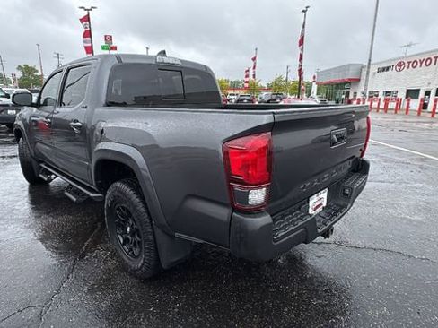 Used 2022 Toyota Tacoma SR5 image 3