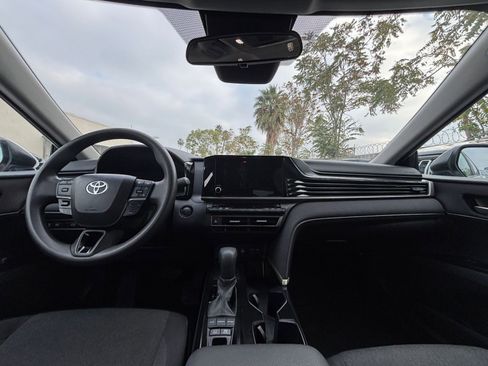 Used 2025 Toyota Camry LE image 33