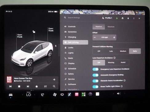 Used 2023 Tesla Model Y Long Range AWD/4WD image 30
