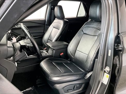 Used 2020 Ford Explorer XLT w/ Equipment Group 202A image 25