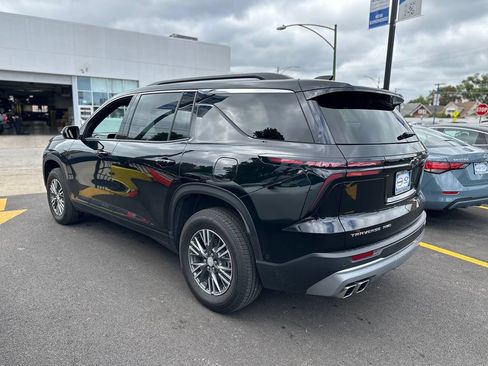 Used 2024 Chevrolet Traverse LT w/ Enhanced Driving Package AWD/4WD image 5