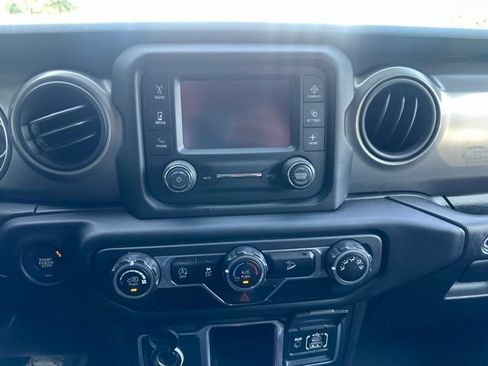 Used 2018 Jeep Wrangler Unlimited Sport AWD/4WD image 18