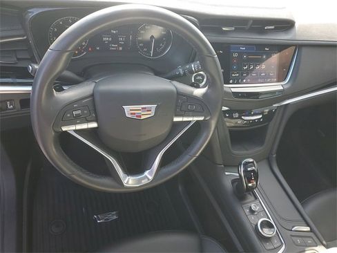 Used 2024 Cadillac XT6 Luxury w/ LPO, Floor Liner Package image 13