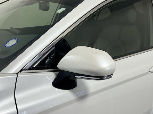 Used 2023 Toyota Camry XLE image 12