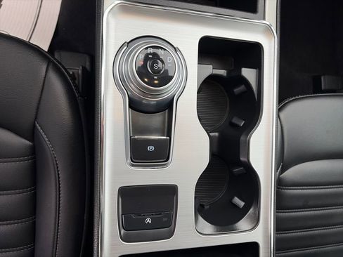 Used 2022 Ford Edge SEL image 24